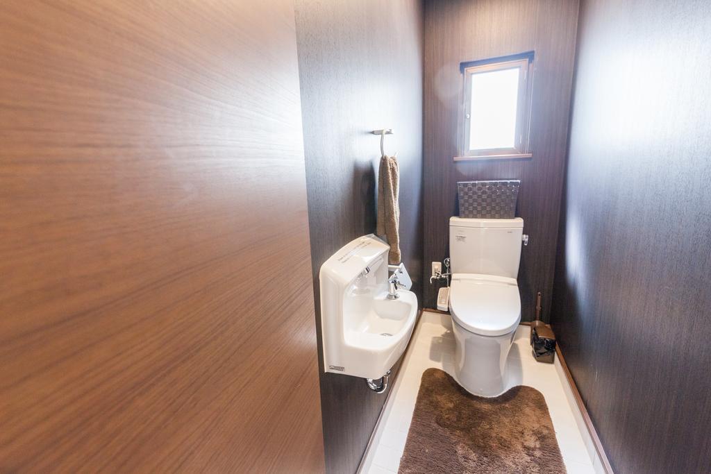 Vila Hide House Čatan Exteriér fotografie