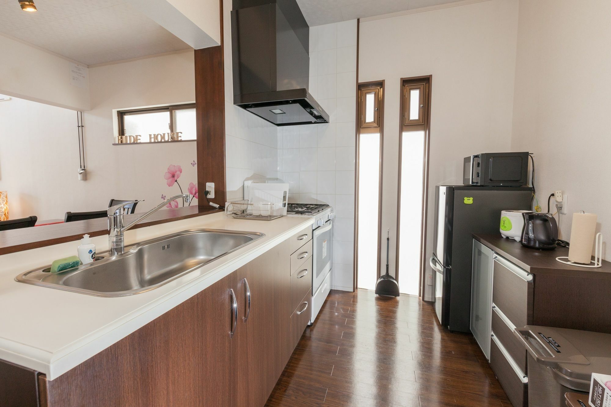 Vila Hide House Čatan Exteriér fotografie